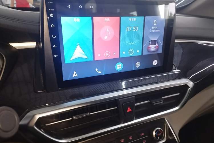 Used SAIC MAXUS G50 2022 1.5T Automatic Comfort Touring A Audio And AC Panel