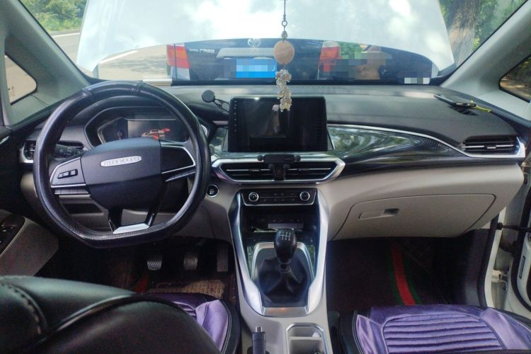Used SAIC MAXUS G50 2022 1.5T Manual Touring A Center Console