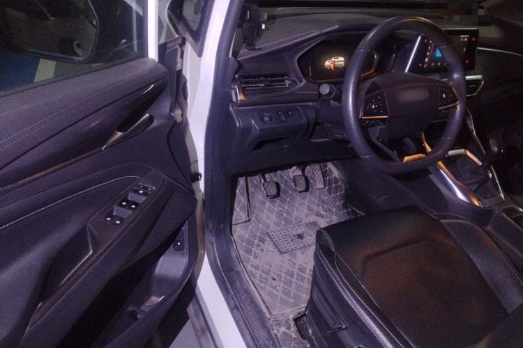 Used SAIC MAXUS G50 2022 1.5T Manual Comfort B Driver Seat