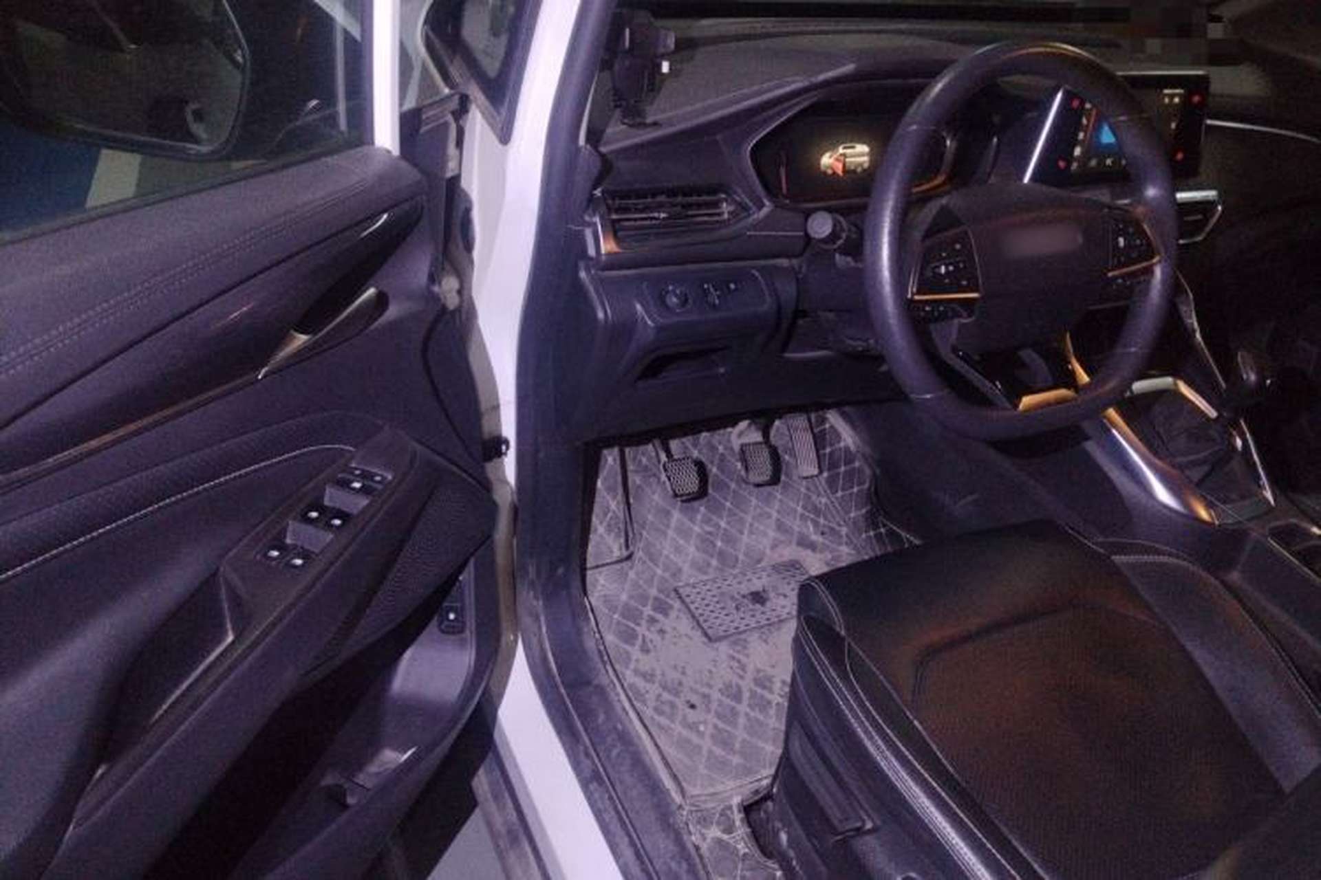 Used SAIC MAXUS G50 2022 1.5T Manual Comfort B Driver Seat