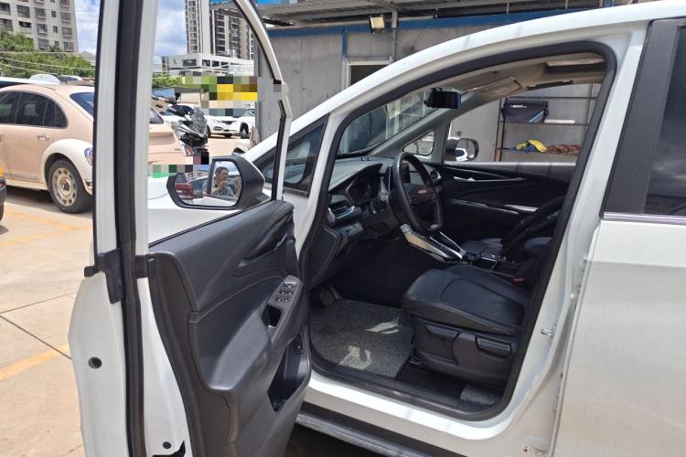 Used SAIC MAXUS G50 2022 1.5T Automatic Comfort Touring B Driver Seat