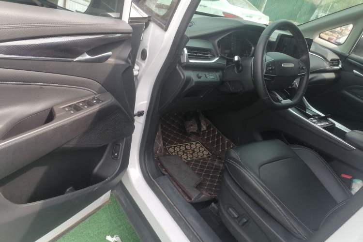 Used SAIC MAXUS G50 2022 1.5T Automatic Comfort Touring B Driver Seat