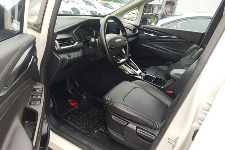 Used SAIC MAXUS G50 2022 1.5T Automatic Comfort Touring B Driver Seat