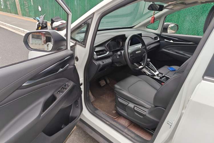 Used SAIC MAXUS G50 2022 1.5T Automatic Comfort Touring B Driver Seat