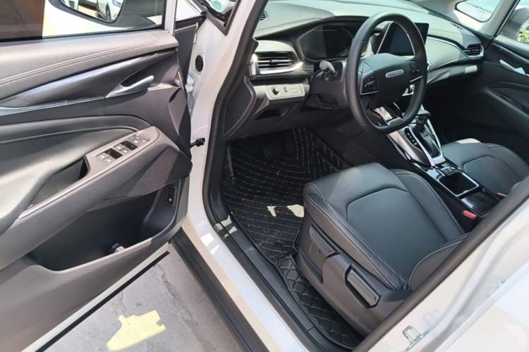 Used SAIC MAXUS G50 2022 1.5T Automatic Comfort Touring B Driver Seat