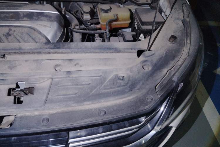 Used SAIC MAXUS G50 2022 1.5T Manual Comfort B Engine Bay Left