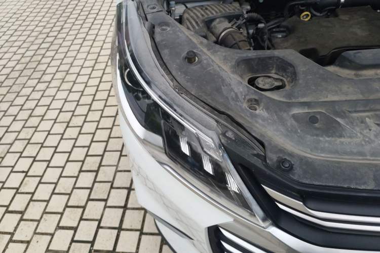 Used SAIC MAXUS G50 2022 1.5T Manual Touring A Engine Bay Right