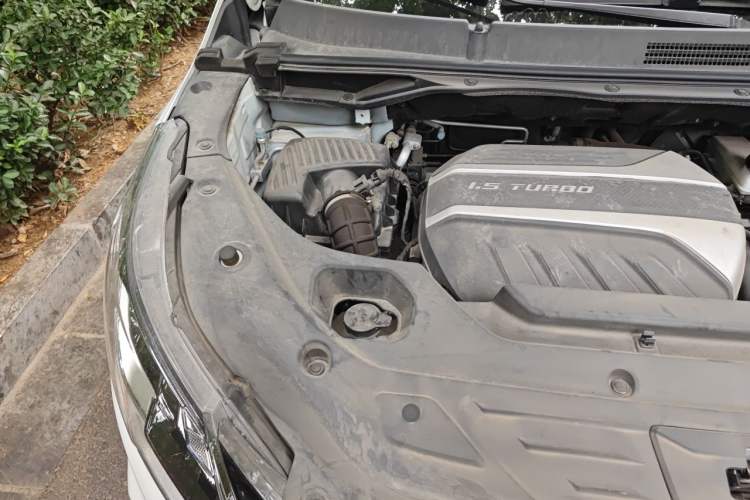 Used SAIC MAXUS G50 2022 1.5T Automatic Comfort Touring B Engine Bay Right