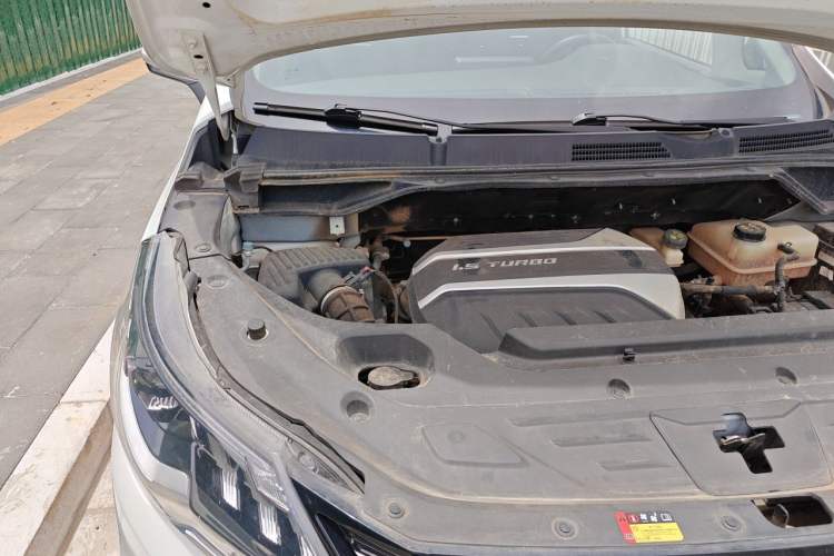 Used SAIC MAXUS G50 2022 1.5T Automatic Comfort Touring B Engine Bay Right
