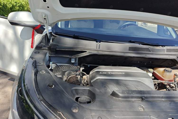 Used SAIC MAXUS G50 2022 1.5T Manual Touring A Engine Bay Right