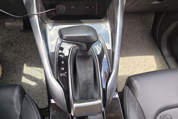 Used SAIC MAXUS G50 2022 1.5T Automatic Comfort Touring B Gear Lever