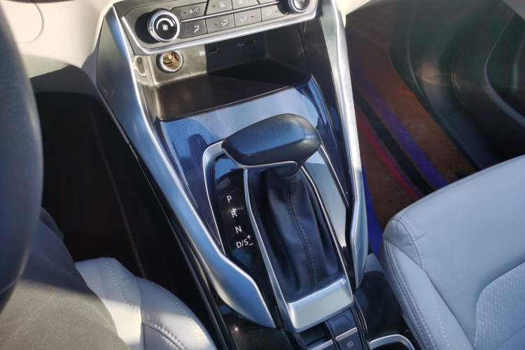 Used SAIC MAXUS G50 2022 1.5T Automatic Comfort Touring A Gear Lever
