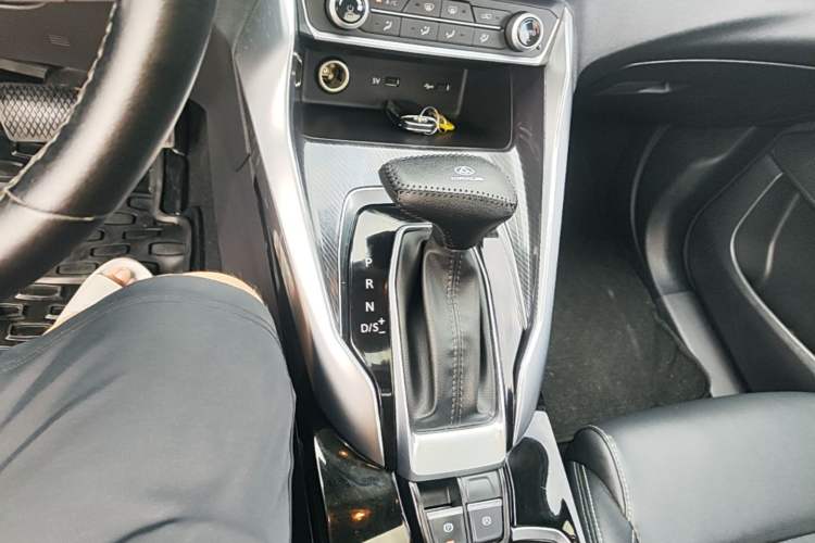 Used SAIC MAXUS G50 2022 1.5T Automatic Comfort Touring B Gear Lever