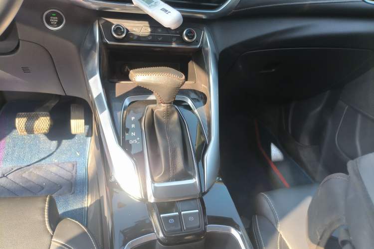 Used SAIC MAXUS G50 2022 1.5T Automatic Comfort Touring B Gear Lever