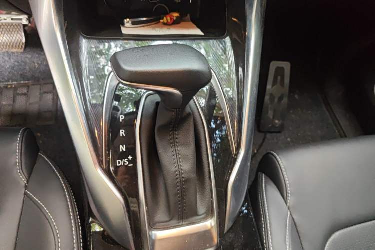 Used SAIC MAXUS G50 2022 1.5T Automatic Comfort Touring B Gear Lever