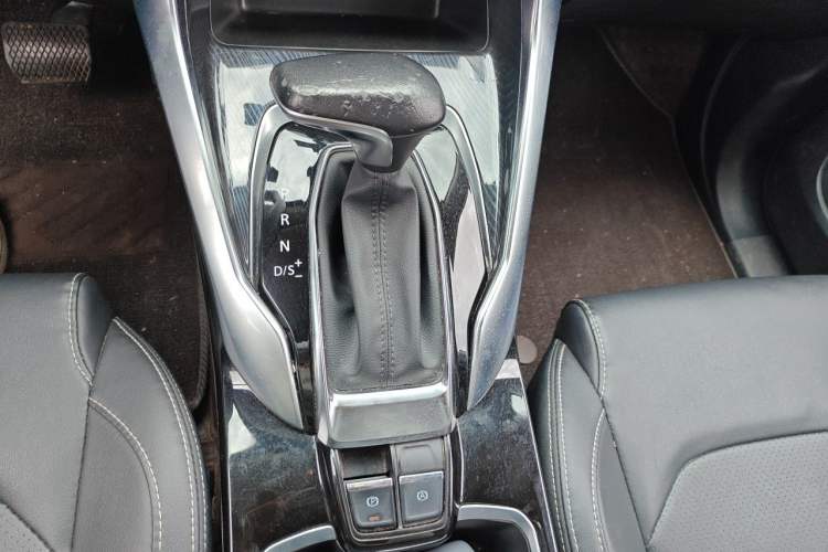 Used SAIC MAXUS G50 2022 1.5T Automatic Comfort Touring B Gear Lever