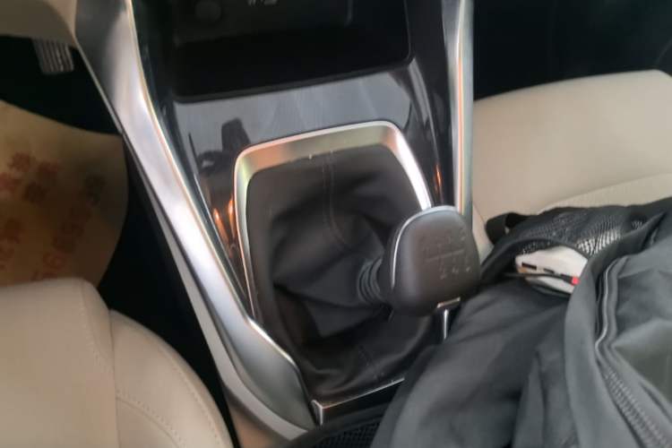 Used SAIC MAXUS G50 2022 1.5T Manual Touring A Gear Lever