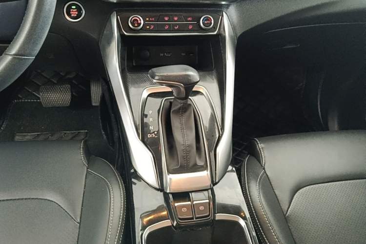 Used SAIC MAXUS G50 2022 1.5T Automatic Comfort Touring B Gear Lever