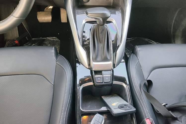 Used SAIC MAXUS G50 2022 1.5T Automatic Comfort Touring B Gear Lever