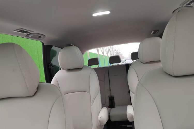 Used SAIC MAXUS G50 2022 1.5T Automatic Comfort Touring A Headliner