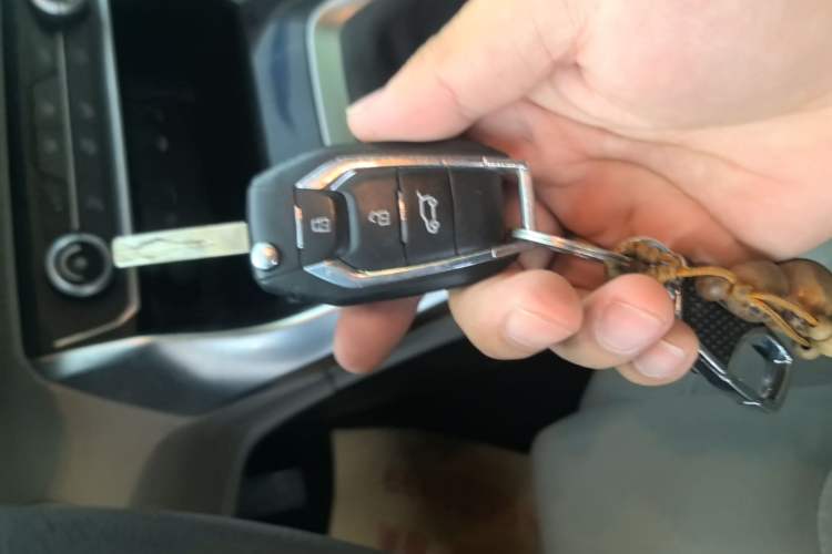 Used SAIC MAXUS G50 2022 1.5T Manual Touring A Interior 1