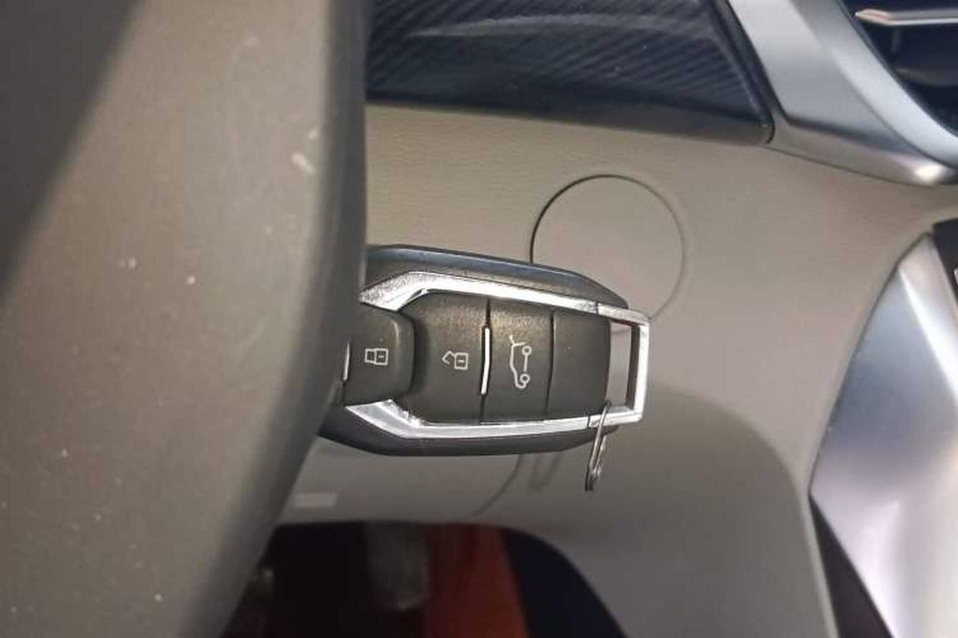 Used SAIC MAXUS G50 2022 1.5T Automatic Comfort Touring A Interior 1