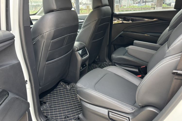 Used SAIC MAXUS G50 2022 1.5T Automatic Comfort Touring B Interior 2