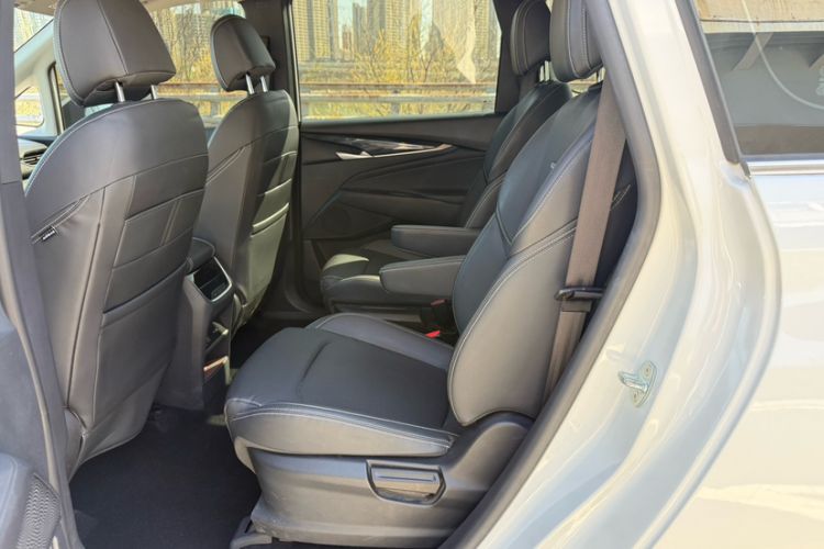 Used SAIC MAXUS G50 2022 1.5T Automatic Comfort Touring B Interior 2