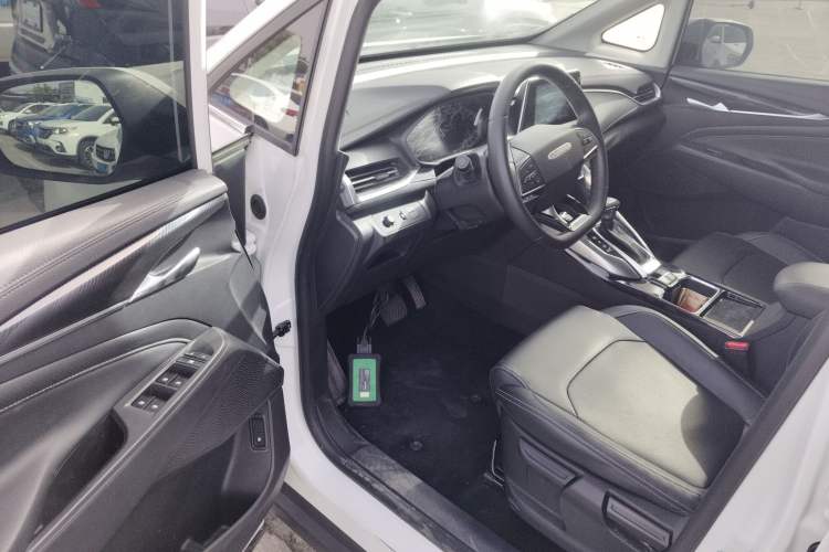 Used SAIC MAXUS G50 2022 1.5T Automatic Comfort Touring B Interior 3