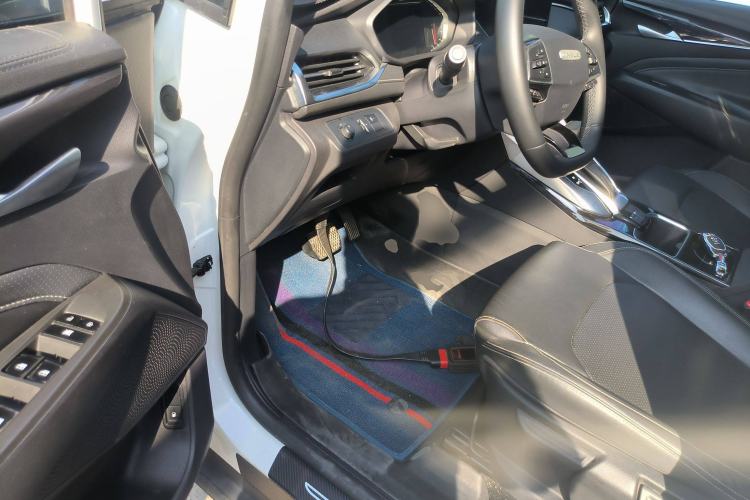 Used SAIC MAXUS G50 2022 1.5T Automatic Comfort Touring B Interior 3