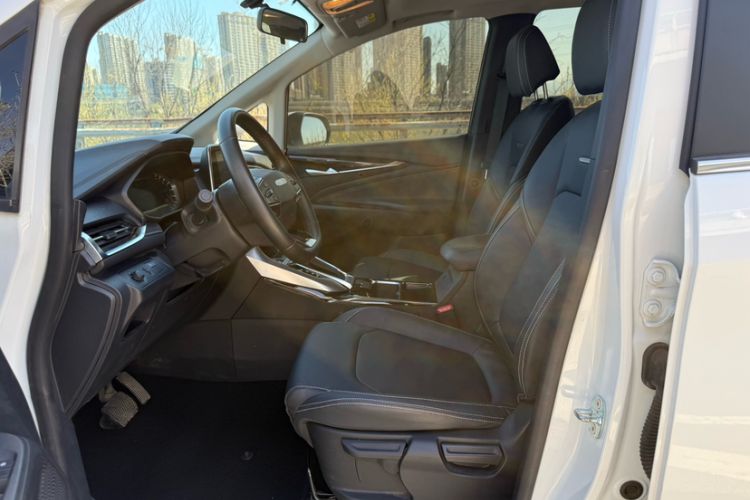 Used SAIC MAXUS G50 2022 1.5T Automatic Comfort Touring B Interior 3