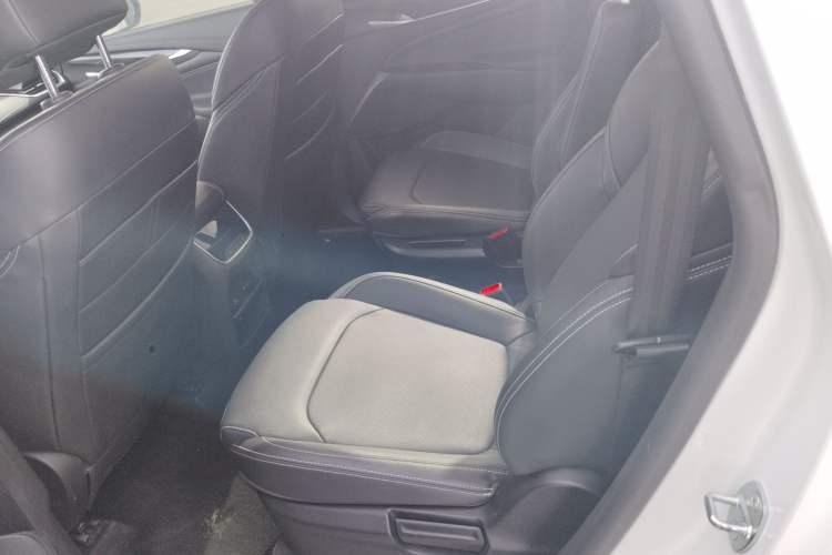 Used SAIC MAXUS G50 2022 1.5T Automatic Comfort Touring B Interior 4