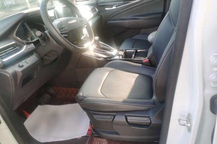 Used SAIC MAXUS G50 2022 1.5T Automatic Comfort Touring B Interior 5