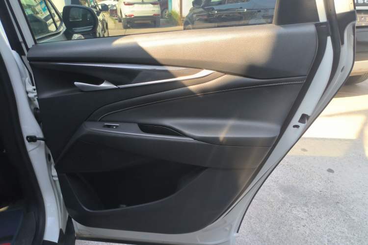 Used SAIC MAXUS G50 2022 1.5T Automatic Comfort Touring B Interior 6