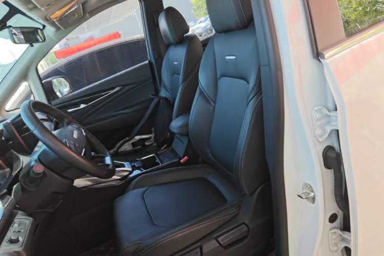 Used SAIC MAXUS G50 2022 1.5T Automatic Comfort Touring B Left Front Seat