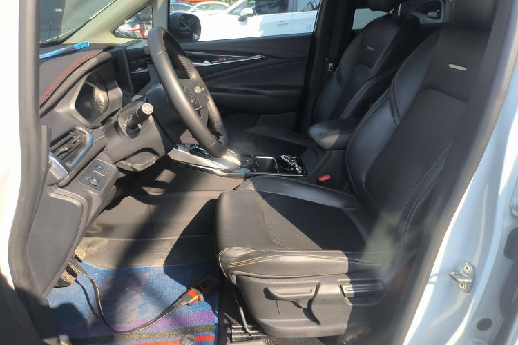 Used SAIC MAXUS G50 2022 1.5T Automatic Comfort Touring B Left Front Seat
