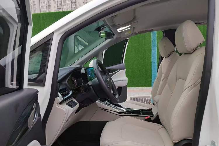 Used SAIC MAXUS G50 2022 1.5T Automatic Comfort Touring A Left Front Seat