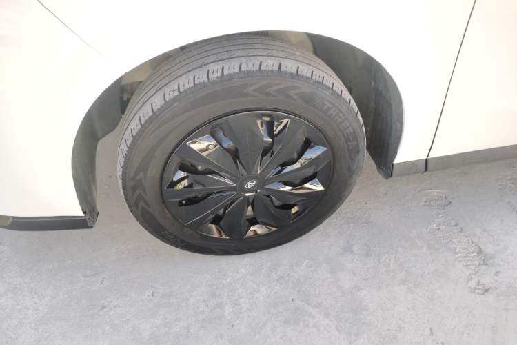 Used SAIC MAXUS G50 2022 1.5T Automatic Comfort Touring A Left Front Wheel Hub