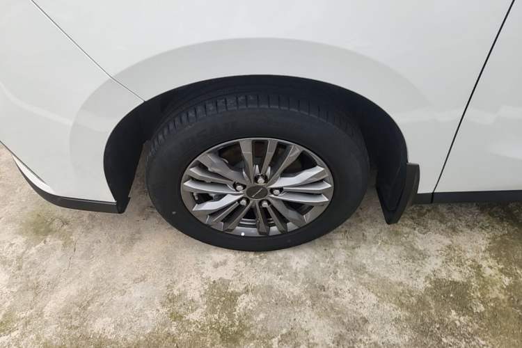 Used SAIC MAXUS G50 2022 1.5T Manual Comfort B Left Front Wheel Hub