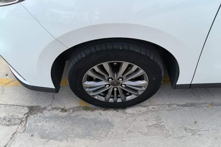 Used SAIC MAXUS G50 2022 1.5T Automatic Comfort Touring B Left Front Wheel Hub