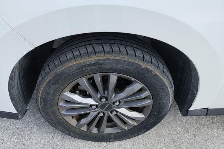 Used SAIC MAXUS G50 2022 1.5T Automatic Comfort Touring B Left Front Wheel Hub