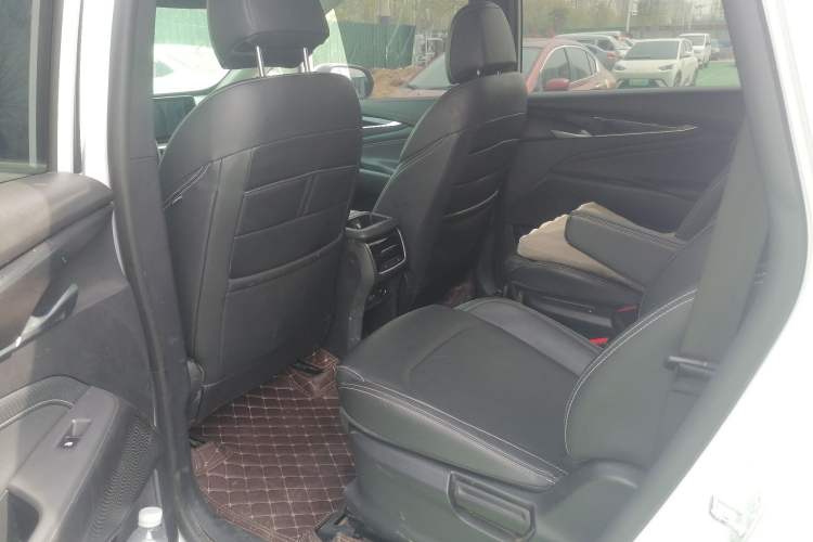 Used SAIC MAXUS G50 2022 1.5T Automatic Comfort Touring B Left Rear Seat