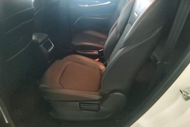 Used SAIC MAXUS G50 2022 1.5T Automatic Comfort Touring B Left Rear Seat