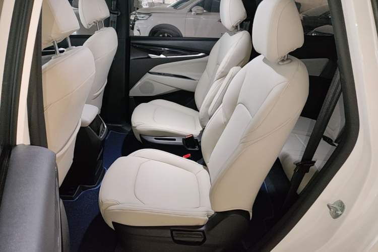 Used SAIC MAXUS G50 2022 1.5T Automatic Comfort Touring A Left Rear Seat