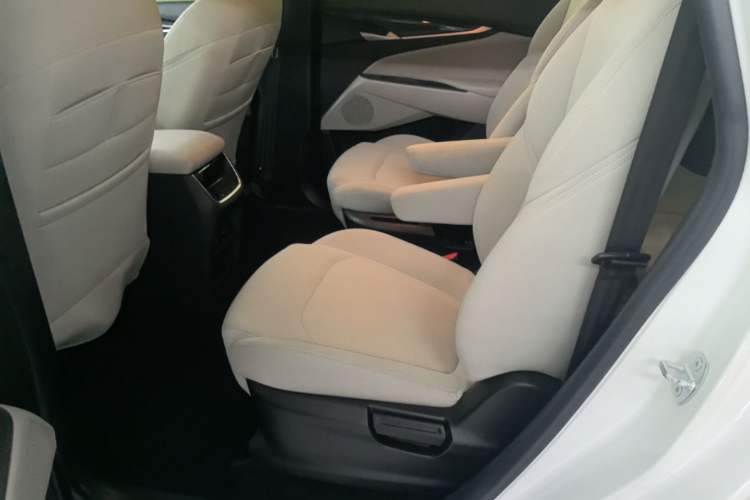 Used SAIC MAXUS G50 2022 1.5T Manual Touring A Left Rear Seat