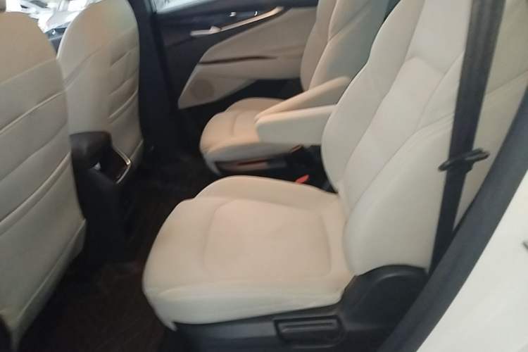 Used SAIC MAXUS G50 2022 1.5T Automatic Comfort Touring A Left Rear Seat