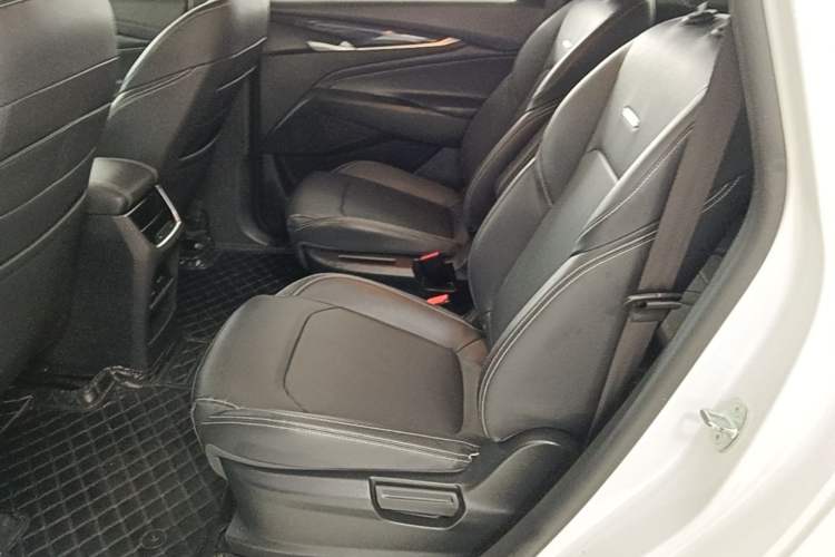 Used SAIC MAXUS G50 2022 1.5T Automatic Comfort Touring B Left Rear Seat