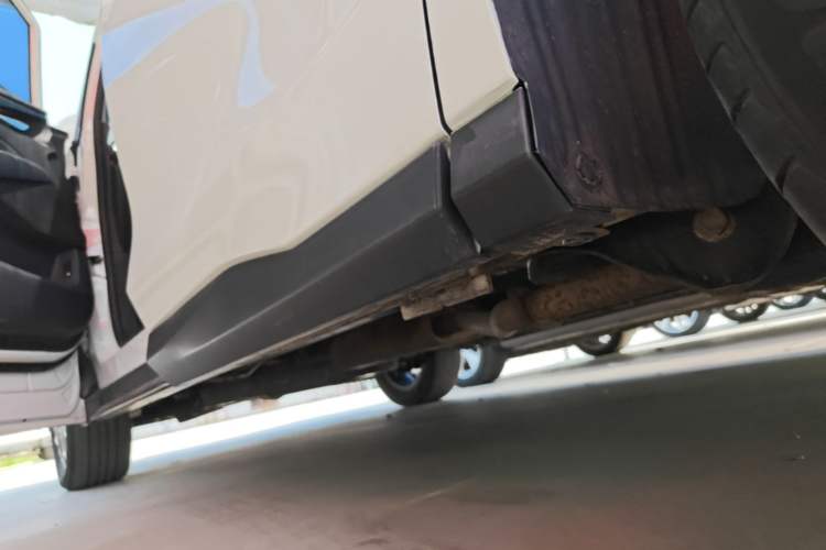 Used SAIC MAXUS G50 2022 1.5T Automatic Comfort Touring B Left Side Sill