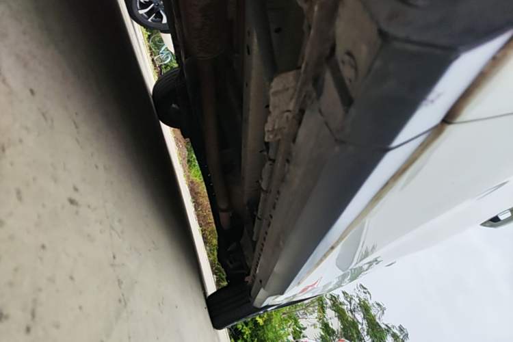 Used SAIC MAXUS G50 2022 1.5T Automatic Comfort Touring B Left Side Sill