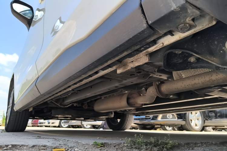 Used SAIC MAXUS G50 2022 1.5T Automatic Comfort Touring B Left Side Sill